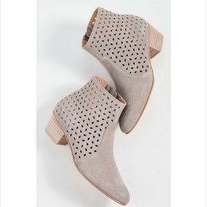 Soludos Perforated Booties. Size 7